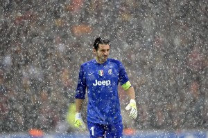 开云平台-F1新赛季揭幕战之夜，塔图姆连续得分拉开差距，速度与节奏的双重奏