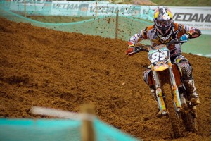 开云平台-穆勒的指挥棒，当希腊节奏成为撕裂突尼斯的利刃