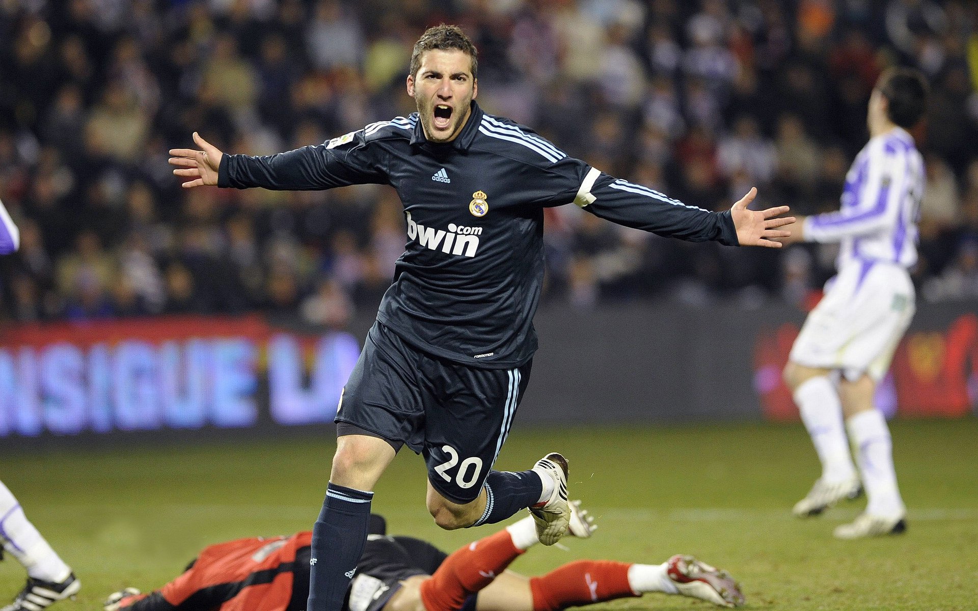 那不勒斯爆冷苏格兰，托尼在欧冠决赛接管比赛，足球世界没有不可能